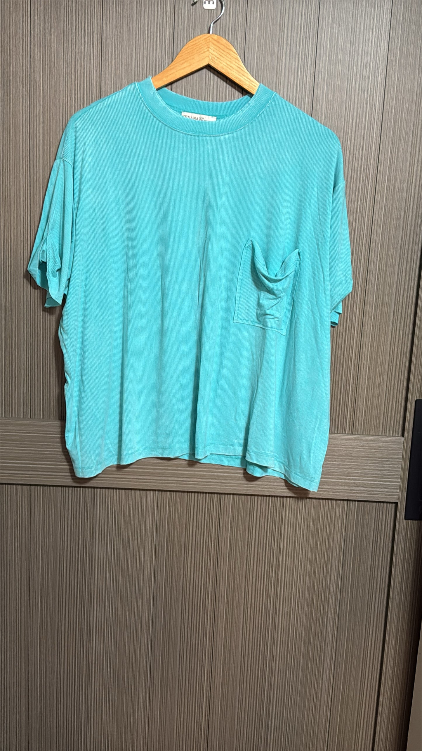 Ribbed cuffed short sleeve top